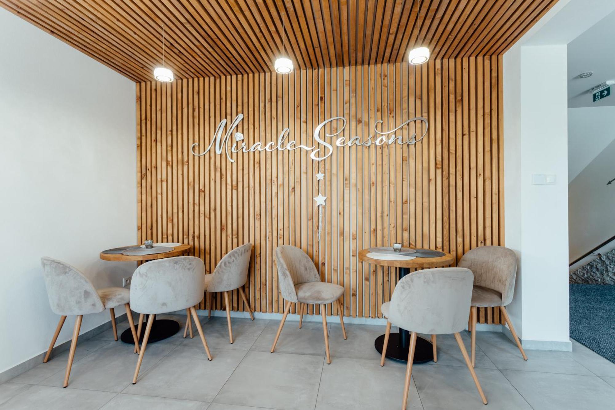 Liptovský MikulášMiracle Seasons公寓式酒店 外观 照片